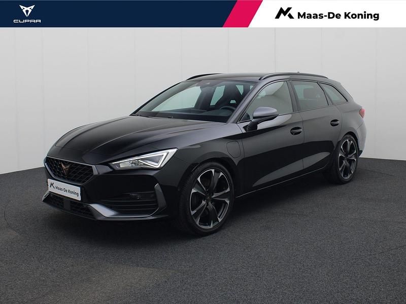 Zwart Gebruikt 2022 Cupra Leon VZ Stationwagen | € 28.440 (Eerlijke prijs) - Afbeelding 1/4