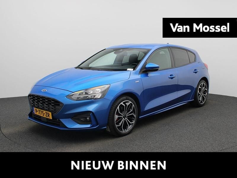 Blauw Gebruikt 2022 Ford Focus Business Edition Hatchback | € 22.845 (Goede deal) - Afbeelding 1/3