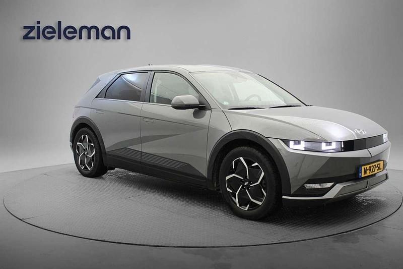Grijs Occasion 2021 Hyundai Ioniq Style Hatchback | € 20.845 - Afbeelding 1/4