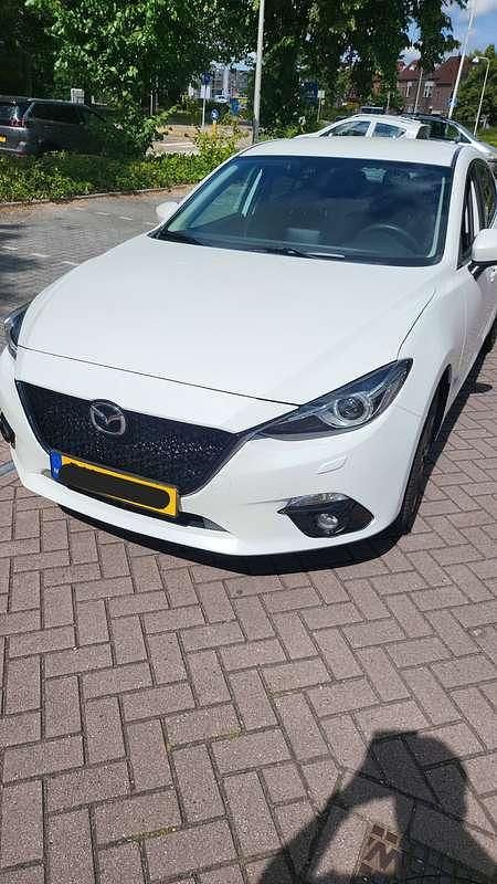 Wit Gebruikt 2016 Mazda 3 Hatchback | € 12.500 (Goede deal) - Afbeelding 1/4