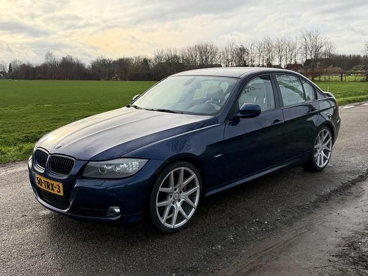 Grijs Gebruikt 2012 BMW 320 Efficient Dynamics Sedan | € 5.450 (Super prijs) - Afbeelding 1/4