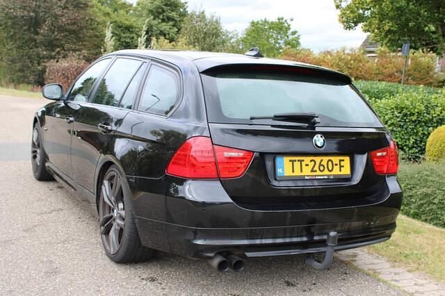 Occasion BMW 325 Executive 218 PK (160 kW) 2009 Zwart, metallic lak Stationwagen