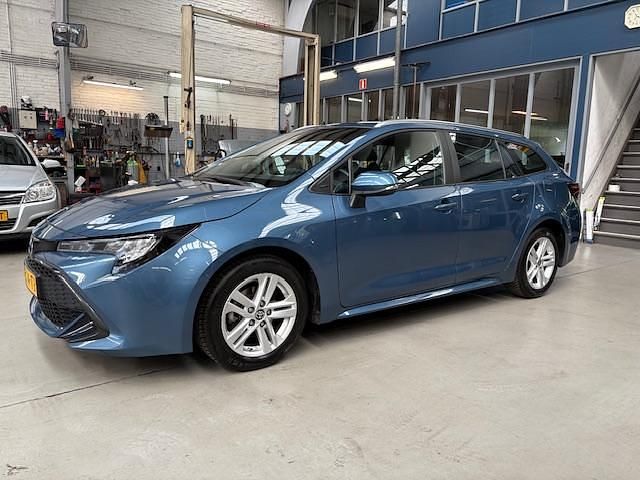 Blauw Gebruikt 2022 Toyota Corolla Active Stationwagen | € 23.450 (Eerlijke prijs) - Afbeelding 1/4