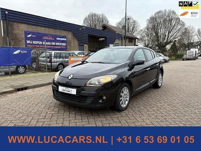 Zwart Gebruikt 2010 Renault Mégane III Hatchback | € 2.195 (Eerlijke prijs) - Afbeelding 1/4