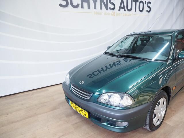Occasion Toyota Avensis Sol 110 PK (80 kW) 1999 Groen Hatchback