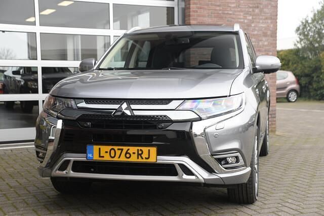 Occasion Mitsubishi Outlander Intense+ 135 PK (99 kW) 2021 Grijs SUV