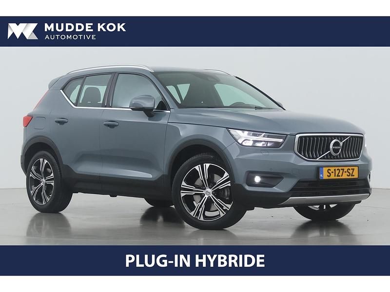 Grijs Gebruikt 2022 Volvo XC40 Inscription SUV | € 32.900 (Goede deal) - Afbeelding 1/4