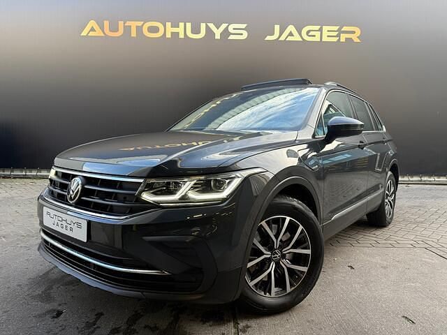 Grijs (metallic) Gebruikt 2021 VW Tiguan Business+ SUV | € 29.950 (Super prijs) - Afbeelding 1/4