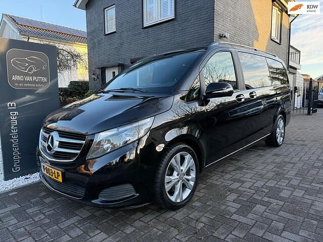 (metallic) Occasion 2014 Mercedes V220 MPV | € 23.900 (Iets duurder) - Afbeelding 1/4