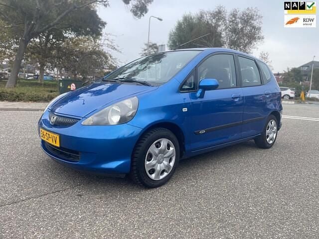 Blauw Gebruikt 2006 Honda Jazz Cool Hatchback | € 2.595 (Eerlijke prijs) - Afbeelding 1/4