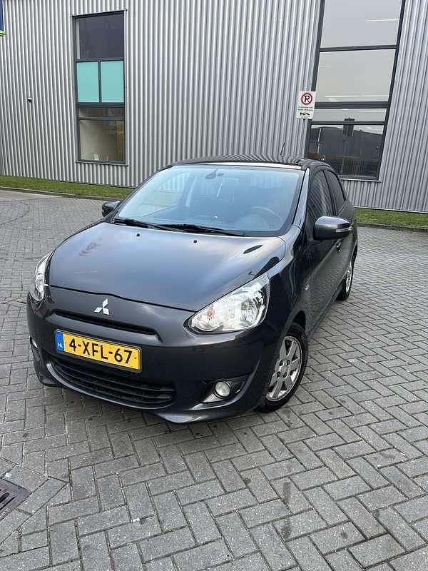 Grijs Gebruikt 2014 Mitsubishi Space Star Intense Hatchback | € 3.195 (Goede deal) - Afbeelding 1/4