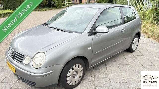 Grijs Gebruikt 2005 VW Polo Hatchback | € 1.499 (Goede deal) - Afbeelding 1/4