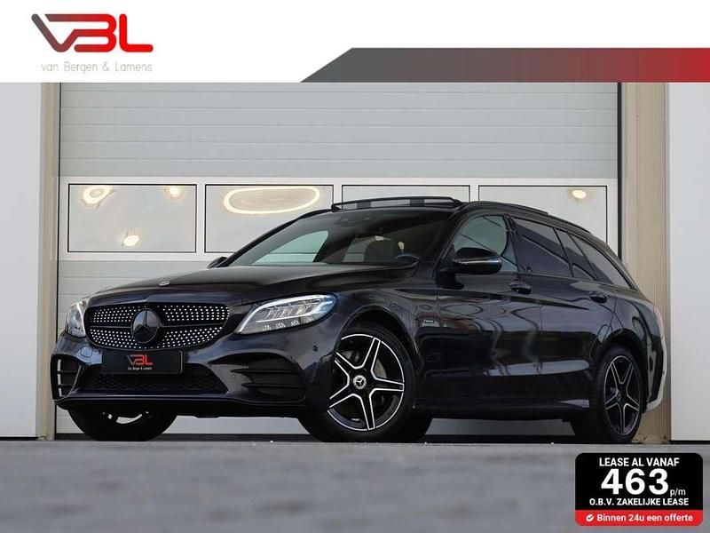 Grijs Gebruikt 2020 Mercedes C300e Premium Plus Sedan | € 34.940 (Eerlijke prijs) - Afbeelding 1/4