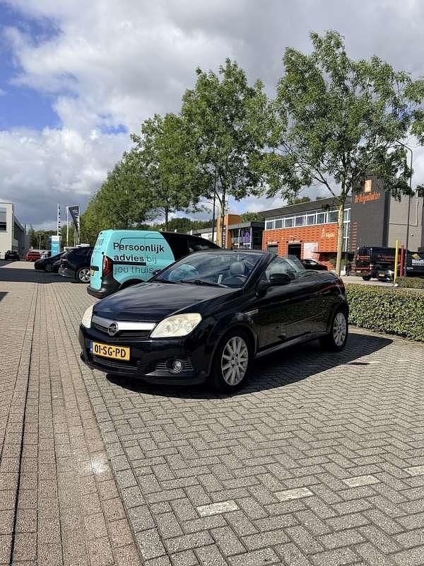 Zwart Gebruikt 2005 Opel Tigra Sport Cabriolet | € 1.650 (Super prijs) - Afbeelding 1/4
