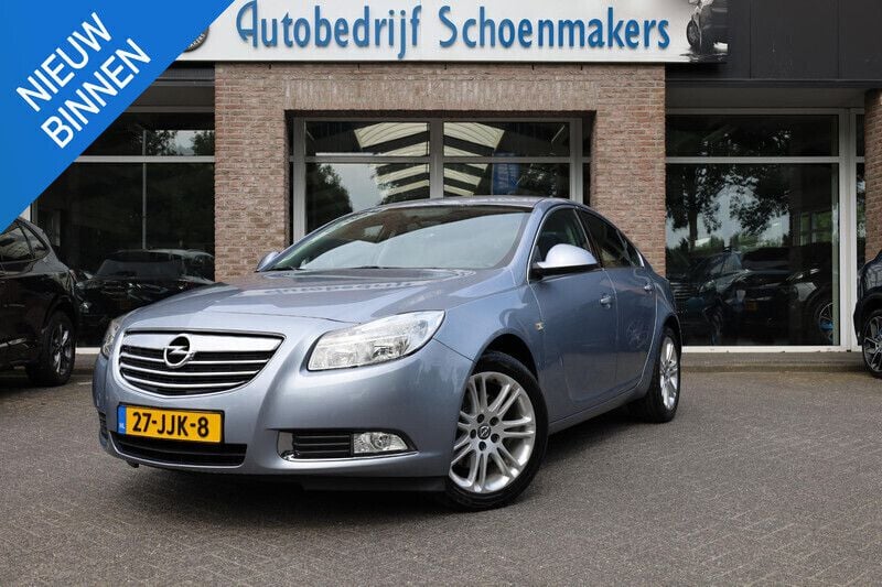 Grijs Gebruikt 2009 Opel Insignia Edition Hatchback | € 5.945 (Eerlijke prijs) - Afbeelding 1/4