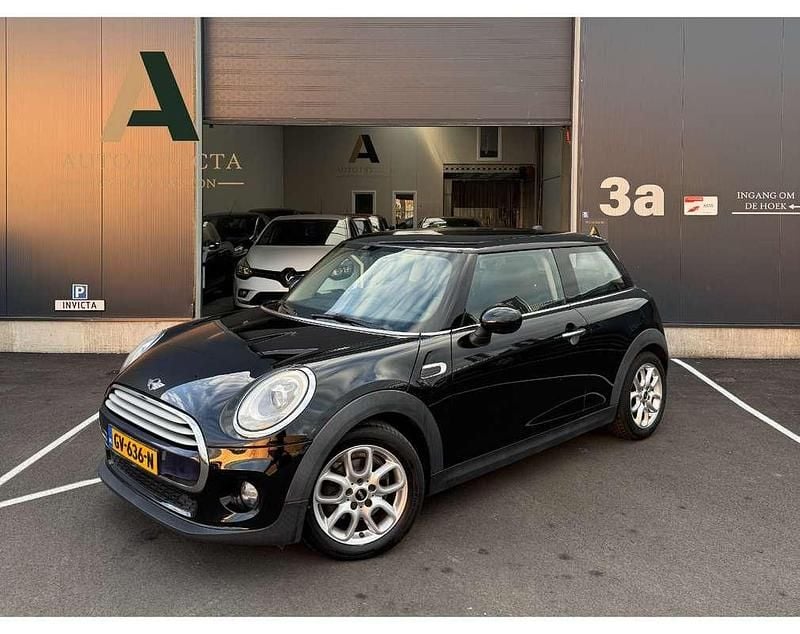 Hatchback Occasion 2015 Mini Cooper Business Hatchback | € 9.450 (Super prijs) - Afbeelding 1/4