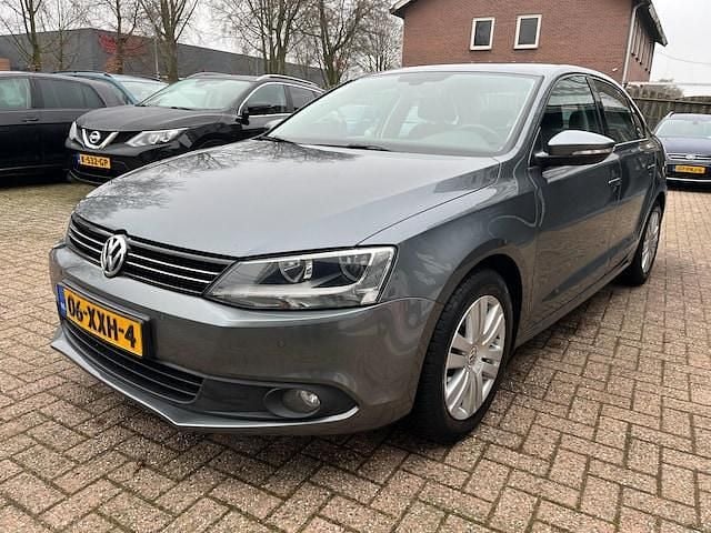 Occasion VW Jetta Comfortline 105 PK (77 kW) 2012 Grijs Sedan