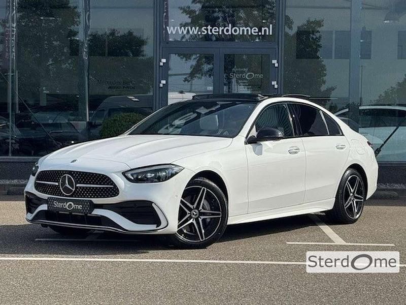 Wit Gebruikt 2024 Mercedes C300e AMG line Sedan | € 59.995 - Afbeelding 1/4