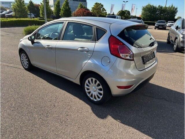Occasion Ford Fiesta Trend 2015 Zilver Hatchback