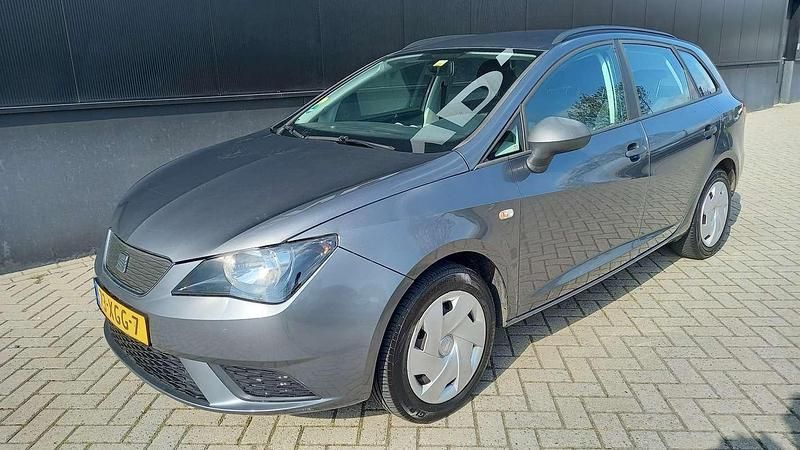 Beige Gebruikt 2012 Seat Ibiza ST Reference Stationwagen | € 2.650 (Eerlijke prijs) - Afbeelding 1/4