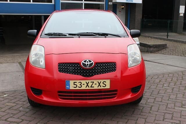 Occasion Toyota Yaris 69 PK (50 kW) 2007 Rood Hatchback