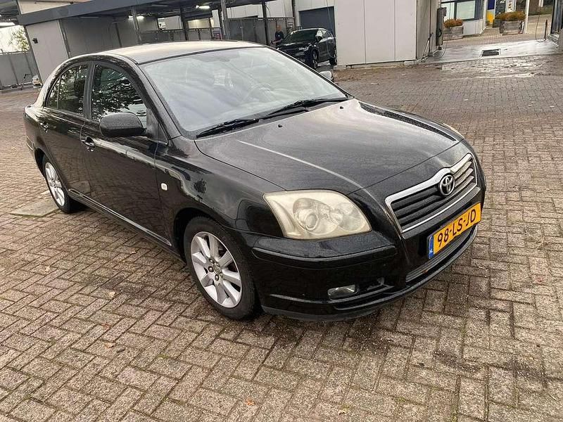 Occasion Toyota Avensis Luna 129 PK (94 kW) 2003 Zwart Hatchback
