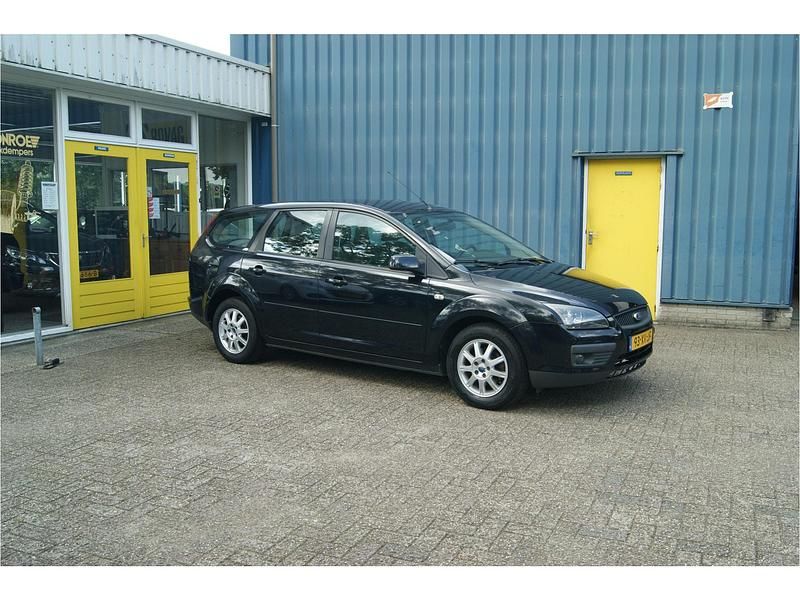 Zwart Gebruikt 2007 Ford Focus Trend Stationwagen | € 1.495 (Eerlijke prijs) - Afbeelding 1/4