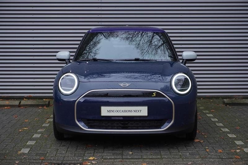 Occasion Mini Cooper SE Favoured 160 kW (218 PK) 2025 Blauw Hatchback