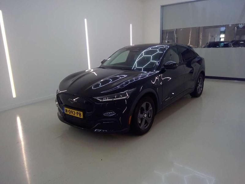 Zwart Gebruikt 2021 Ford Mustang Mach-E SUV | € 19.900 (Super prijs) - Afbeelding 1/4