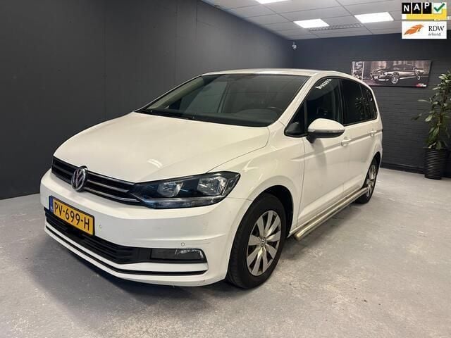 Wit Gebruikt 2017 VW Touran MPV | € 6.999 (Eerlijke prijs) - Afbeelding 1/4