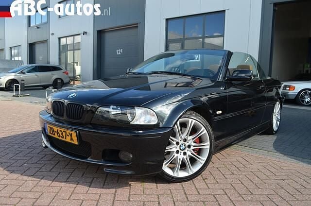 Zwart Gebruikt 2001 BMW 330 M Sport Cabriolet | € 8.945 (Eerlijke prijs) - Afbeelding 1/4