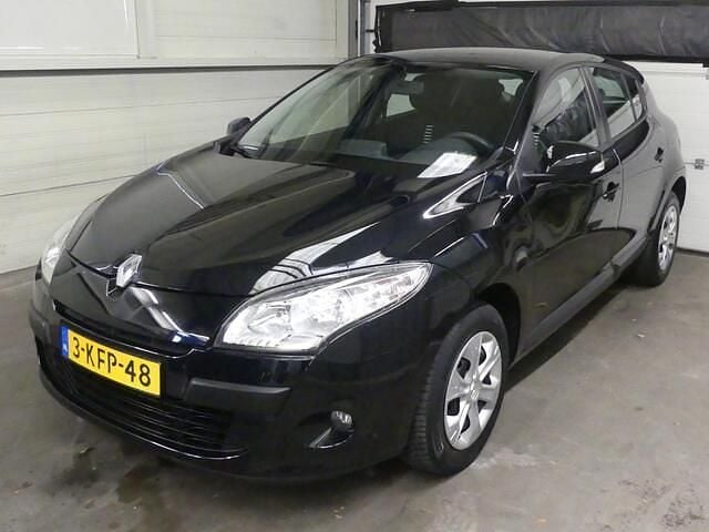 Zwart Gebruikt 2012 Renault Mégane III Authentique Hatchback | € 5.445 (Eerlijke prijs) - Afbeelding 1/4