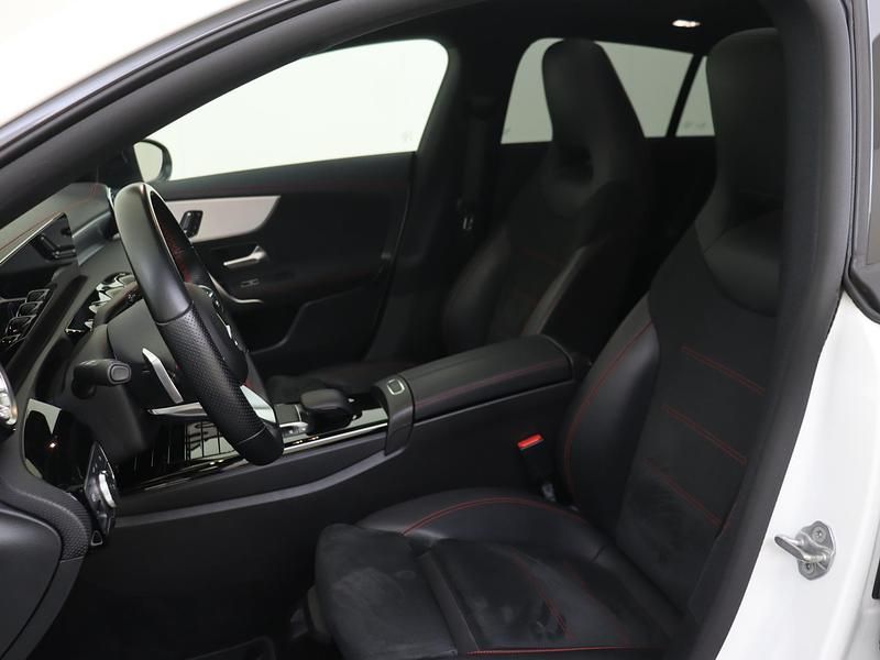Occasion Mercedes CLA180 Shooting Brake Business 136 PK (100 kW) 2021 Wit Stationwagen