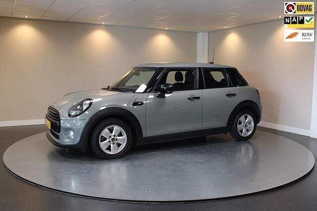 Grijs Gebruikt 2019 Mini ONE Chili Hatchback | € 16.440 - Afbeelding 1/4