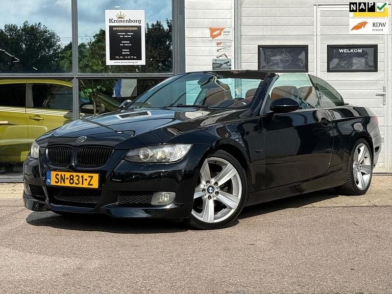 Zwart Gebruikt 2009 BMW 320 Cabriolet Cabriolet | € 7.450 (Eerlijke prijs) - Afbeelding 1/4
