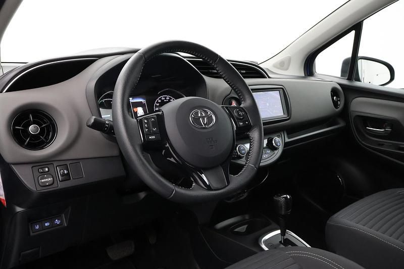 Occasion Toyota Yaris Hybrid 101 PK (74 kW) 2019 Blauw Hatchback