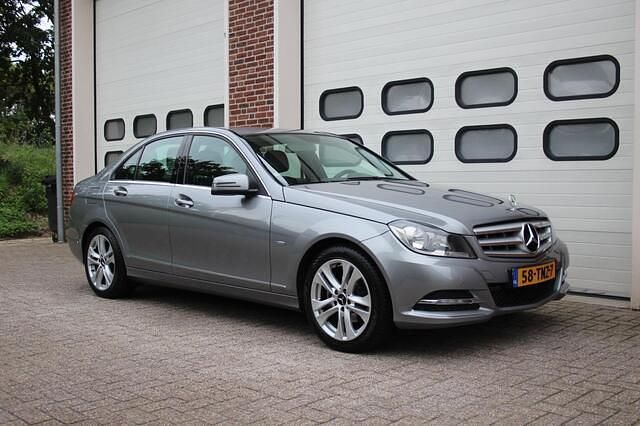 Grijs Gebruikt 2012 Mercedes C180 Avantgarde Sedan | € 10.995 (Eerlijke prijs) - Afbeelding 1/4