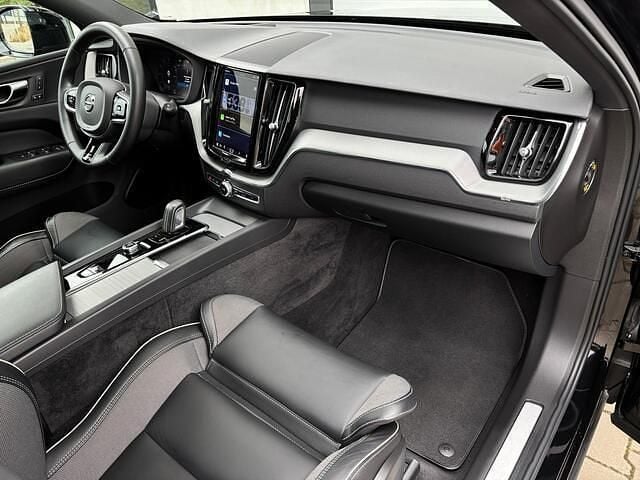 Occasion Volvo XC60 253 PK (186 kW) 2021 Zwart (metallic) SUV