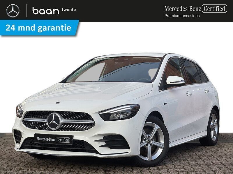 Wit Gebruikt 2021 Mercedes B250 AMG line MPV | € 36.850 - Afbeelding 1/4