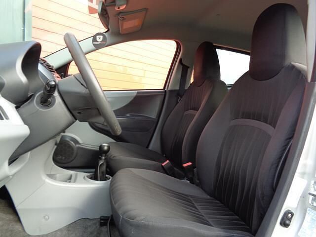 Occasion Nissan Pixo 68 PK (50 kW) 2011 Grijs Hatchback