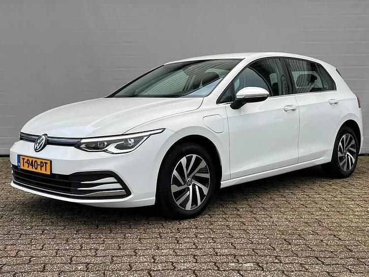 Occasion 2021 VW e-Golf Style Hatchback | € 23.750 (Eerlijke prijs) - Afbeelding 1/4