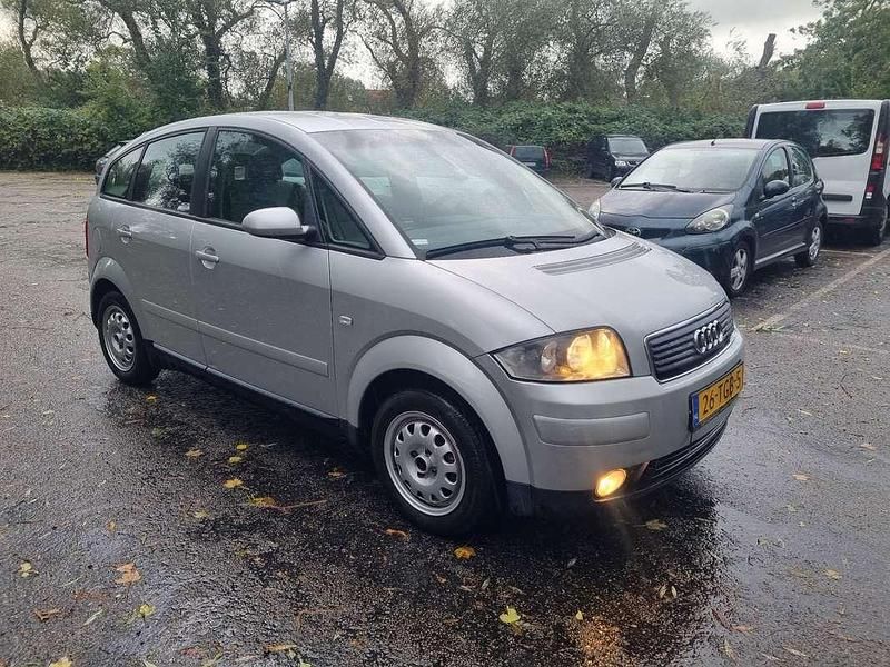 Grijs Gebruikt 2001 Audi A2 Hatchback | € 1.400 (Eerlijke prijs) - Afbeelding 1/4