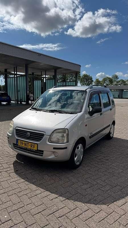 Grijs Occasion 2002 Suzuki Wagon R+ MPV | € 1.440 (Eerlijke prijs) - Afbeelding 1/4