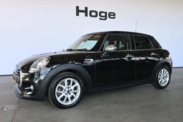 Occasion Mini ONE Business 102 PK (75 kW) 2017 Zwart, metallic lak Hatchback
