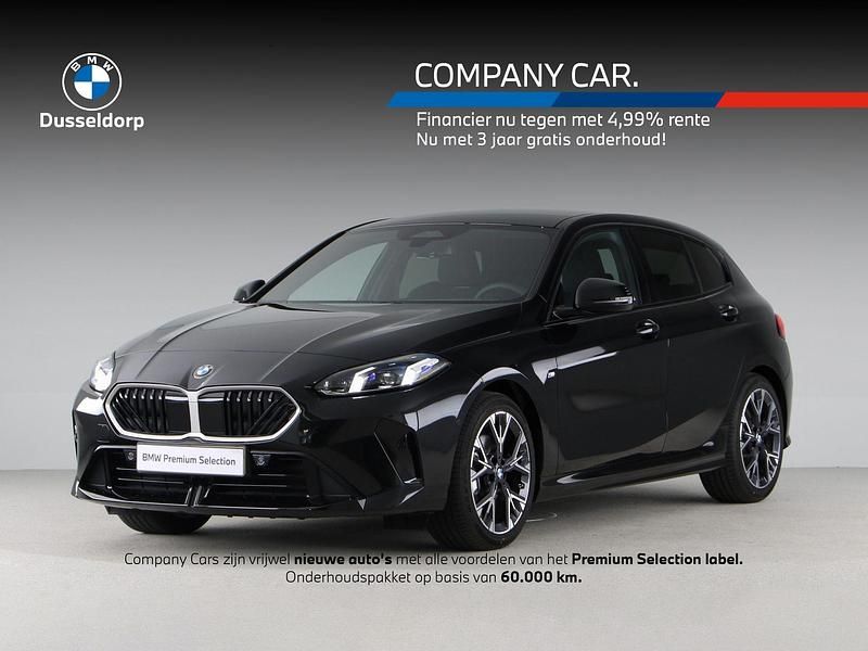 Zwart, metallic lak Gebruikt 2025 BMW 120 M Sport Hatchback | € 35.900 (Eerlijke prijs) - Afbeelding 1/4