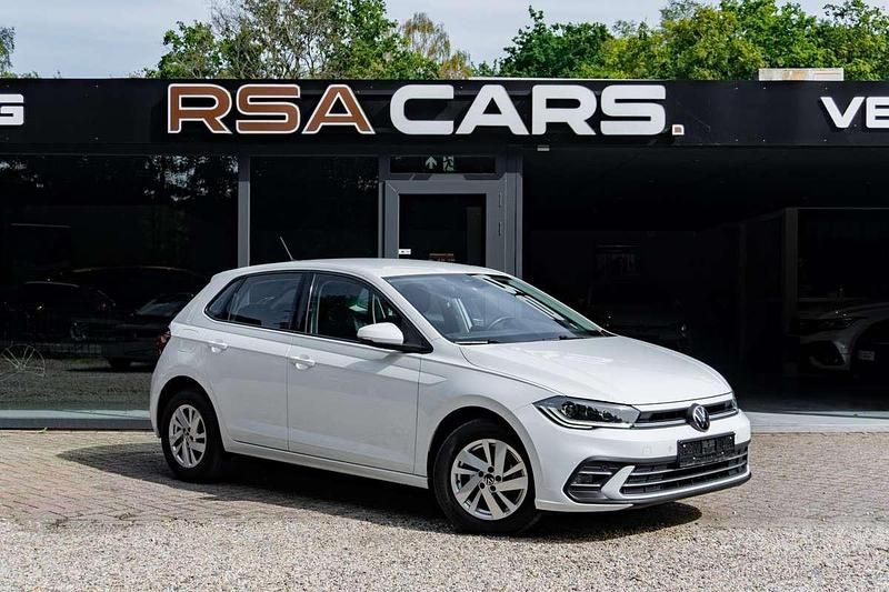 Zwart, metallic lak Gebruikt 2022 VW Polo Style Hatchback | € 22.450 (Goede deal) - Afbeelding 1/4