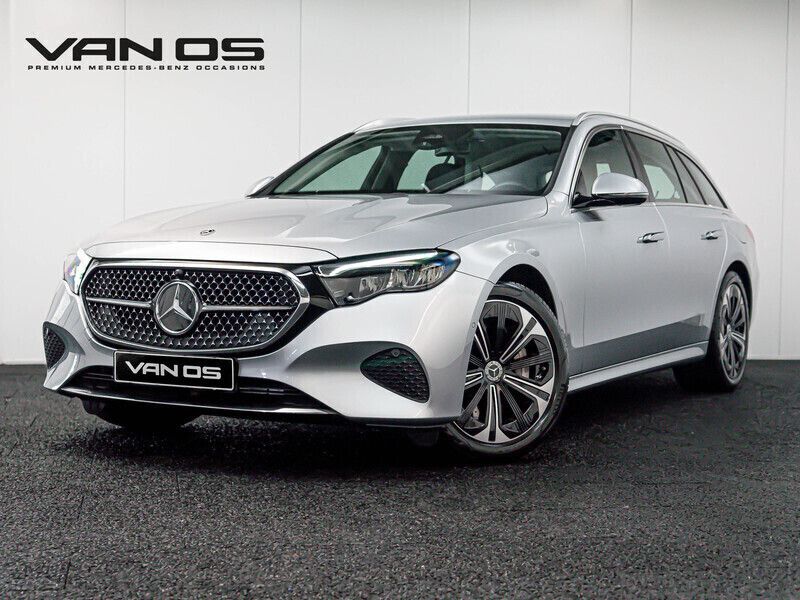 Grijs Gebruikt 2023 Mercedes E300 Avantgarde Stationwagen | € 50.995 (Goede deal) - Afbeelding 1/4