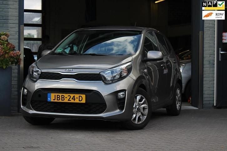 Grijs, metallic lak Gebruikt 2020 Kia Picanto Hatchback | € 10.950 (Super prijs) - Afbeelding 1/4
