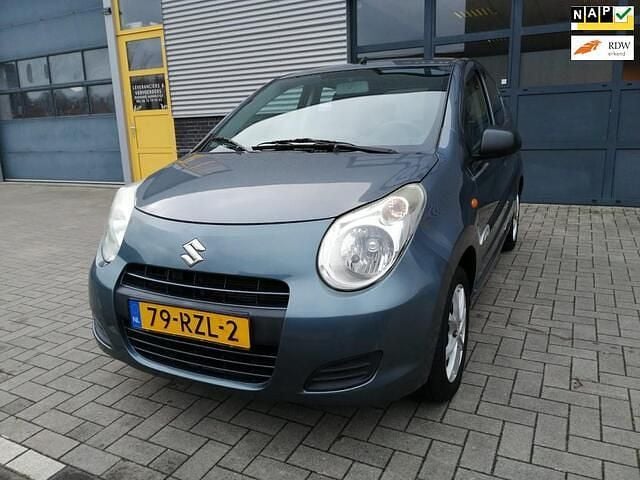 Grijs (metallic) Gebruikt 2011 Suzuki Alto Comfort Hatchback | € 2.850 (Eerlijke prijs) - Afbeelding 1/4