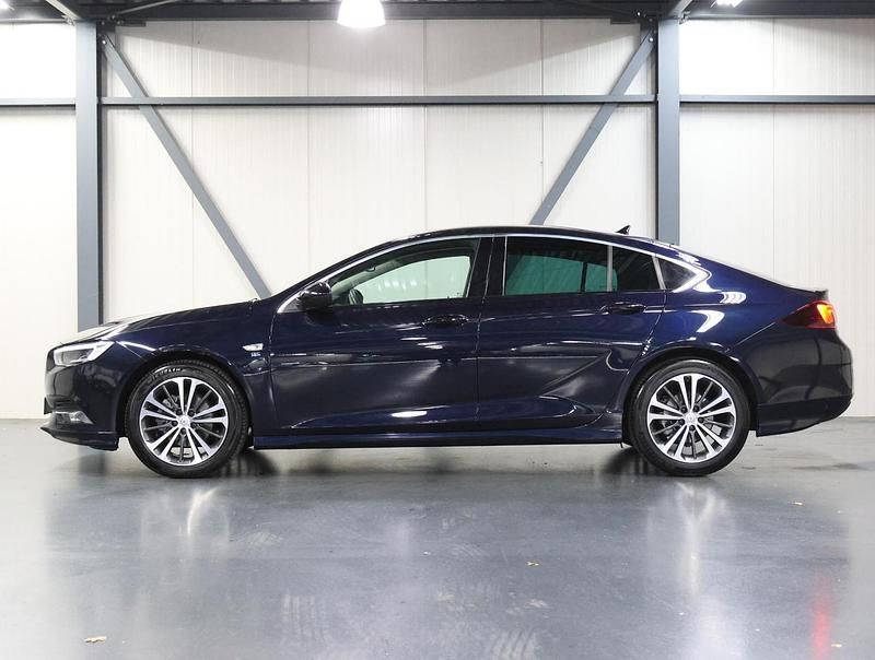 Occasion Opel Insignia Executive 165 PK (121 kW) 2020 Blauw Hatchback